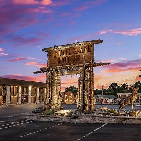 Stonegate Lodge 2 Queen Beds Wifi 50In Roku Tv Salt Water Pool Room #105 Eureka Springs Eksteriør billede