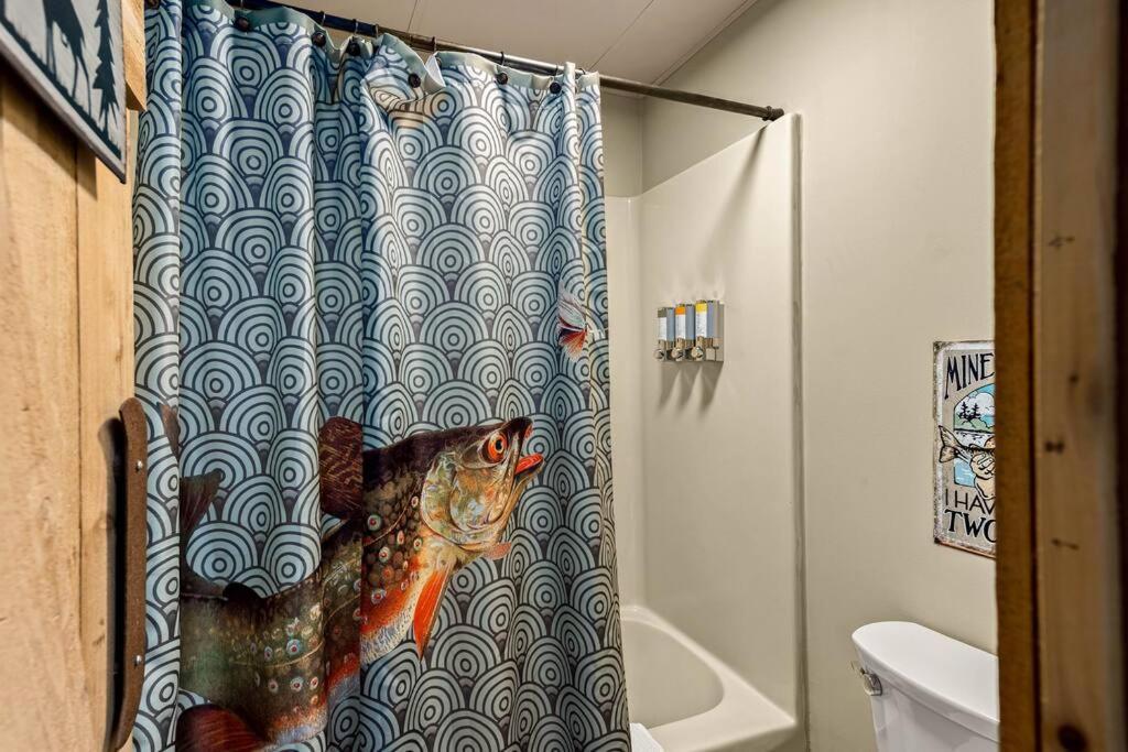 Stonegate Lodge 2 Queen Beds Wifi 50In Roku Tv Salt Water Pool Room #105 Eureka Springs Eksteriør billede